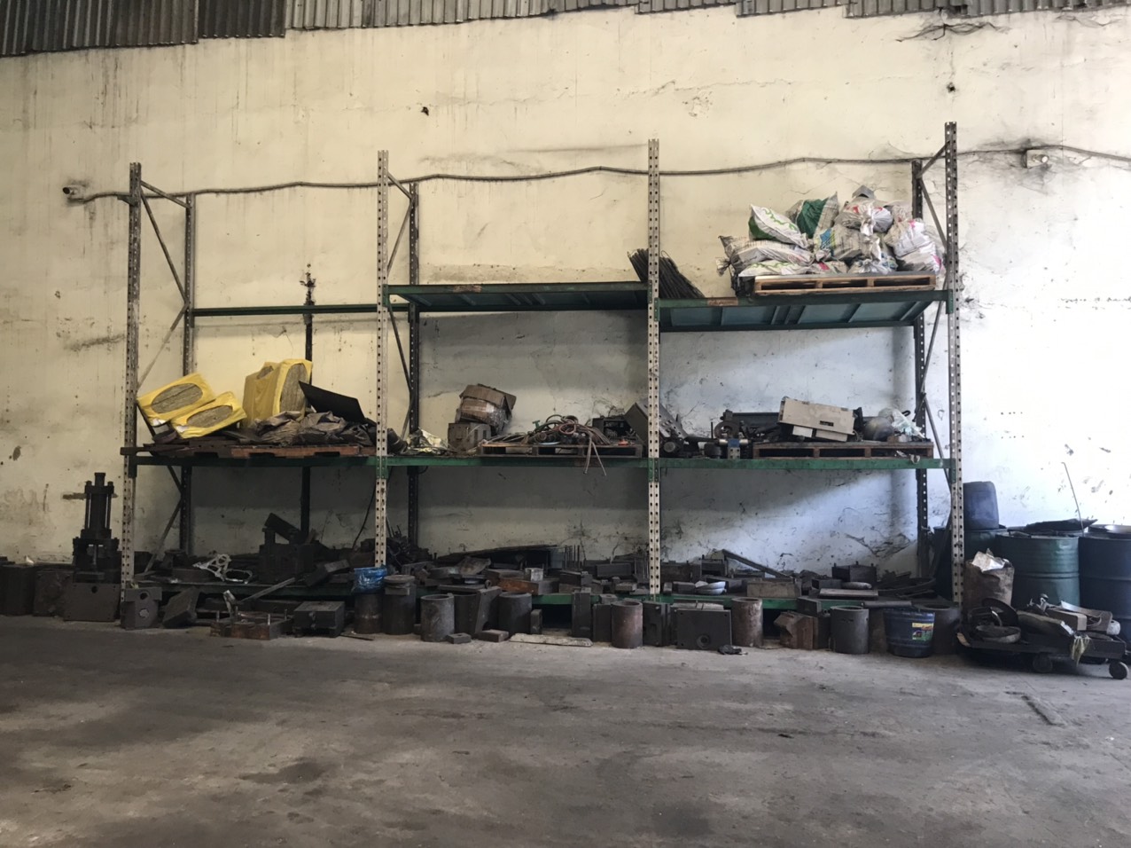 Tool rack 1.jpg